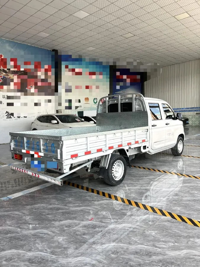 2023 WuLing RongGuang New Truck 1.5L 102HP L4 5MT,autocango,china used car exporter,china ev exporter,chinese used car exporter,chinese used ev exporter