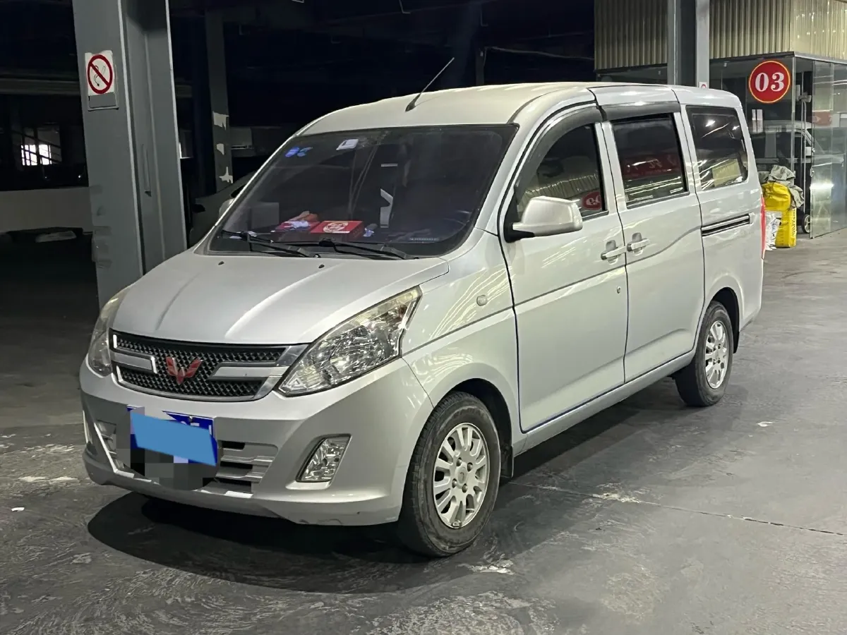 2019 WuLing RongGuang V 1.5L 99HP L4 6MT,autocango,china used car exporter,china ev exporter,chinese used car exporter,chinese used ev exporter