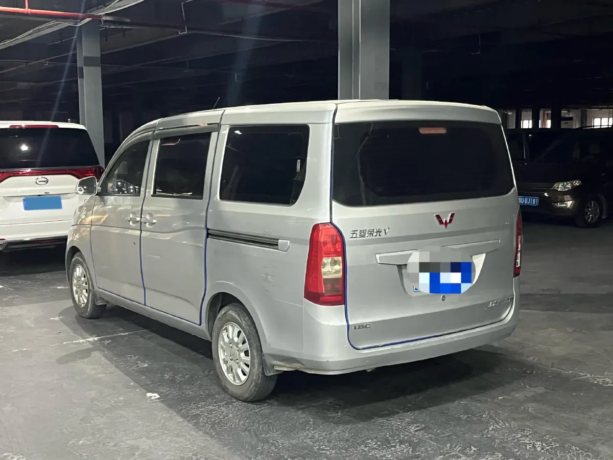 2019 WuLing RongGuang V 1.5L 99HP L4 6MT,autocango,china used car exporter,china ev exporter,chinese used car exporter,chinese used ev exporter