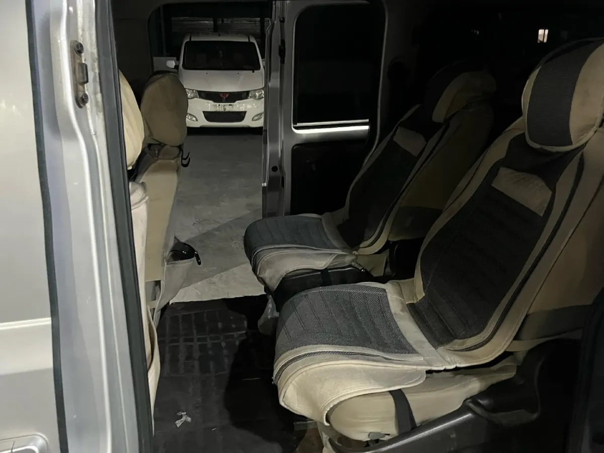 2019 WuLing RongGuang V 1.5L 99HP L4 6MT,autocango,china used car exporter,china ev exporter,chinese used car exporter,chinese used ev exporter