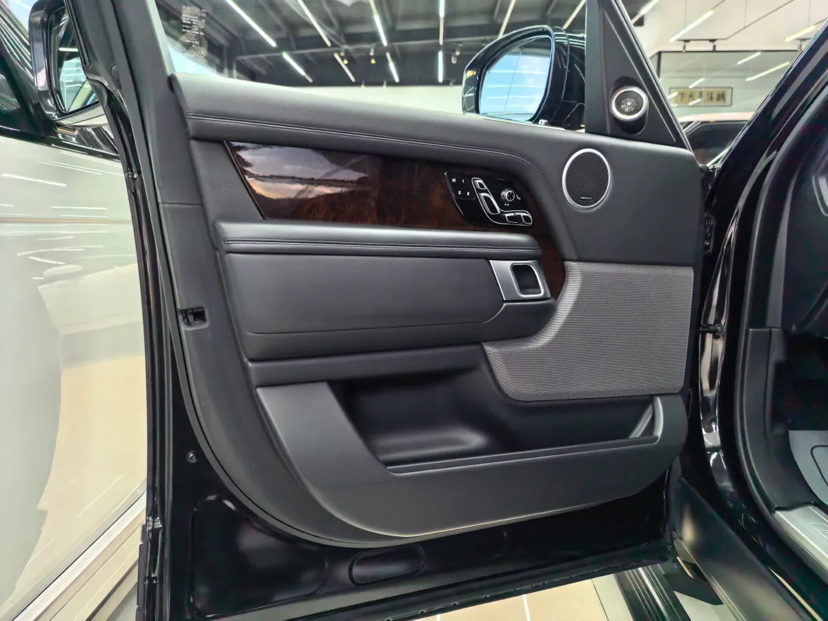 2020 Land Rover Range Rover 3.0T 360HP L6 8AT,autocango,china used car exporter,china ev exporter,chinese used car exporter,chinese used ev exporter