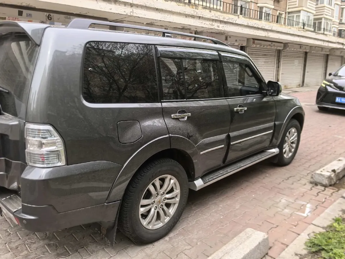 2019 Mitsubishi Pajero 3.0L 174HP V6 5AT,autocango,china used car exporter,china ev exporter,chinese used car exporter,chinese used ev exporter