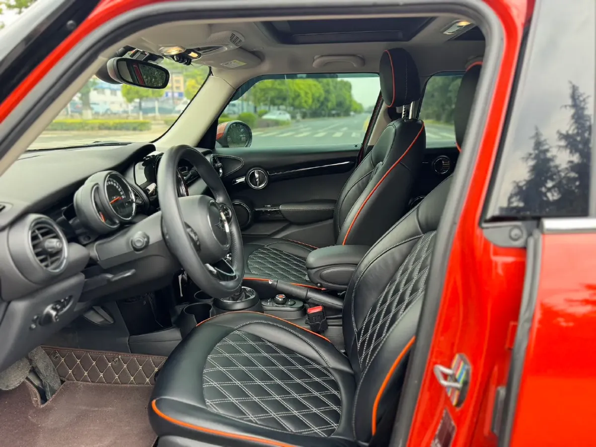 2018 MINI MINI 1.5T 102HP L3 7DCT,autocango,china used car exporter,china ev exporter,chinese used car exporter,chinese used ev exporter