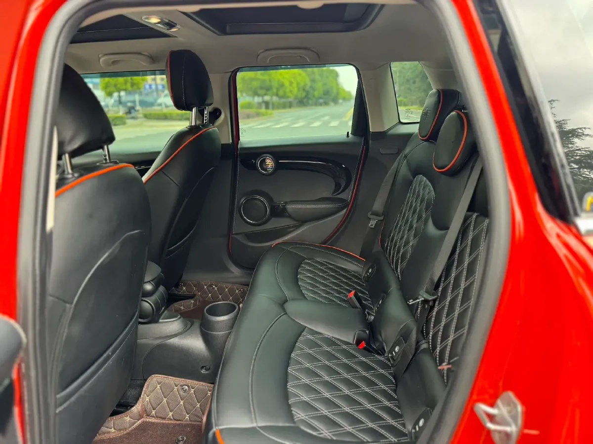 2018 MINI MINI 1.5T 102HP L3 7DCT,autocango,china used car exporter,china ev exporter,chinese used car exporter,chinese used ev exporter