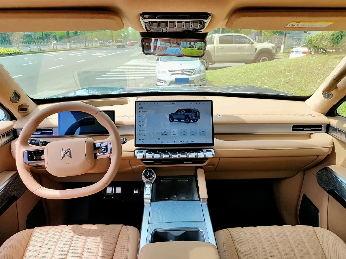 2025 M Hero WarriorM817 1.5T 197HP L4 PHEV,autocango,china used car exporter,china ev exporter,chinese used car exporter,chinese used ev exporter