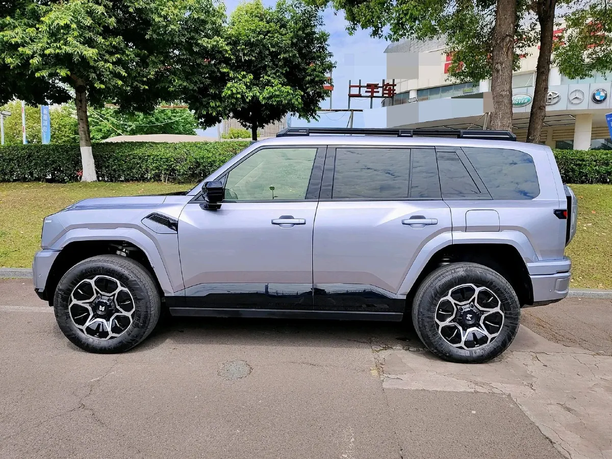 2025 M Hero WarriorM817 1.5T 197HP L4 PHEV,autocango,china used car exporter,china ev exporter,chinese used car exporter,chinese used ev exporter