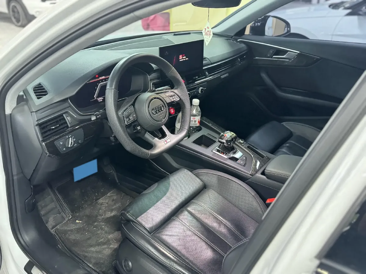 2022 Audi A4L 2.0T 190HP L4 7DCT,autocango,china used car exporter,china ev exporter,chinese used car exporter,chinese used ev exporter