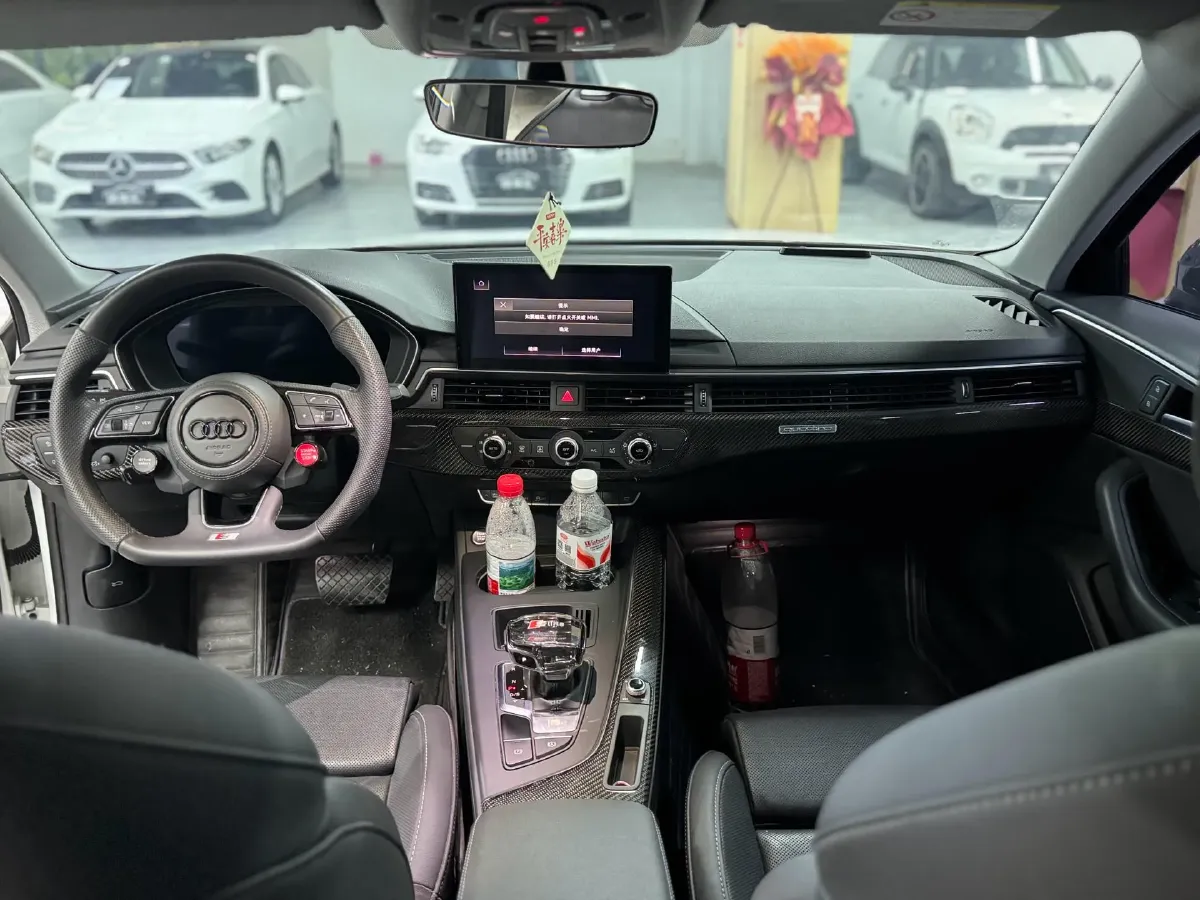 2022 Audi A4L 2.0T 190HP L4 7DCT,autocango,china used car exporter,china ev exporter,chinese used car exporter,chinese used ev exporter