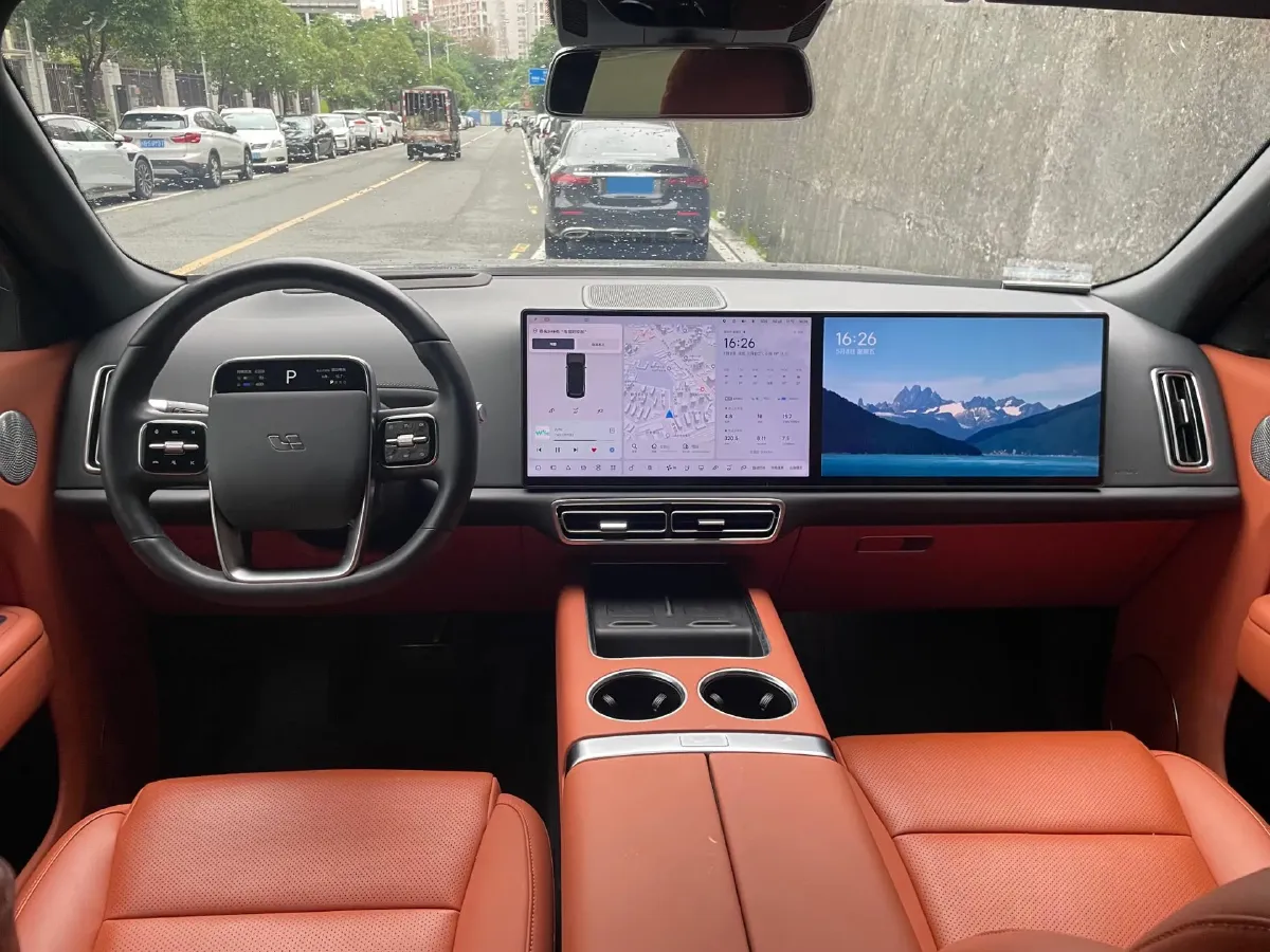 2024 Volvo S60 2.0T 197HP L4 7DCT,autocango,china used car exporter,china ev exporter,chinese used car exporter,chinese used ev exporter