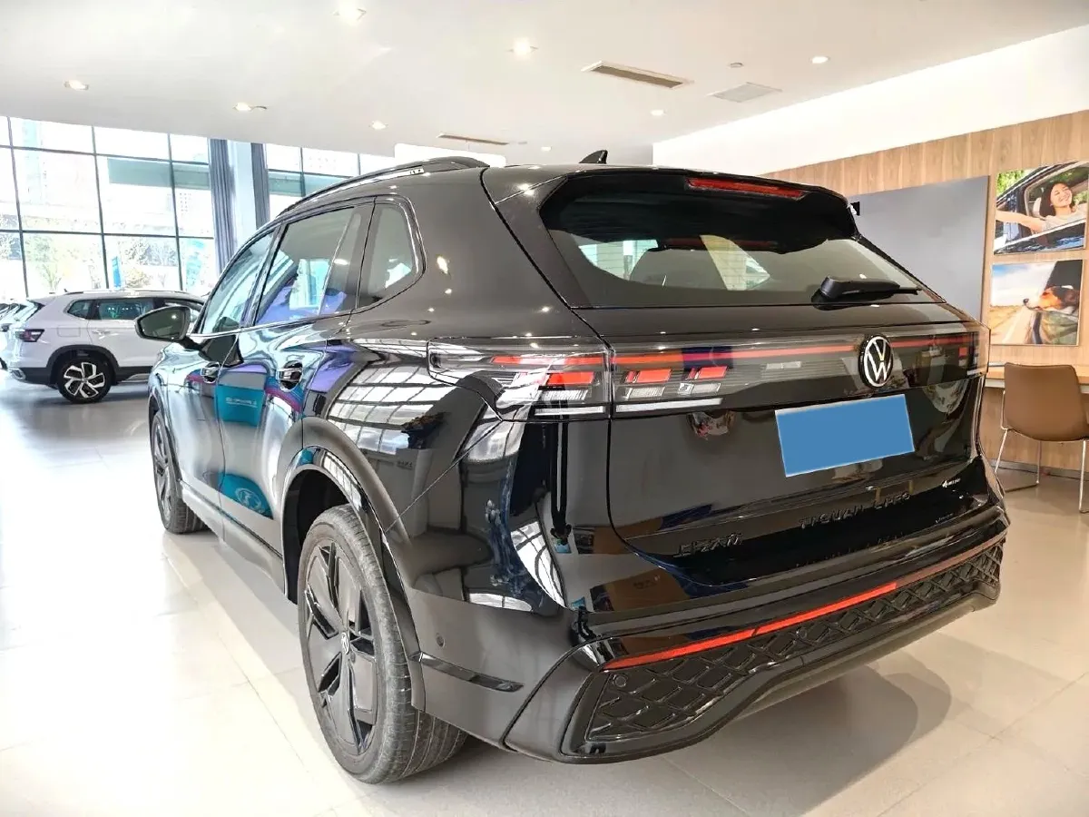 2024 Volkswagen Tiguan L 2.0T 220HP L4 7DCT,autocango,china used car exporter,china ev exporter,chinese used car exporter,chinese used ev exporter
