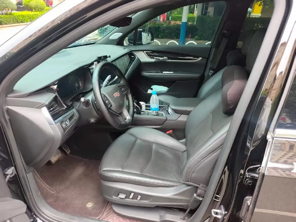 2022 Cadillac XT6 2.0T 237HP L4 9AT,autocango,china used car exporter,china ev exporter,chinese used car exporter,chinese used ev exporter
