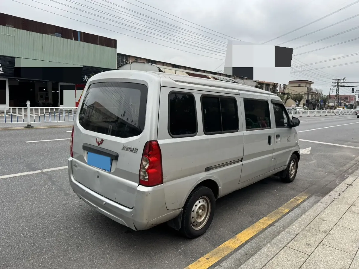 2021 WuLing RongGuang 1.5L 99HP L4 5MT,autocango,china used car exporter,china ev exporter,chinese used car exporter,chinese used ev exporter