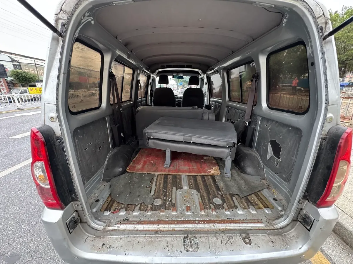 2021 WuLing RongGuang 1.5L 99HP L4 5MT,autocango,china used car exporter,china ev exporter,chinese used car exporter,chinese used ev exporter