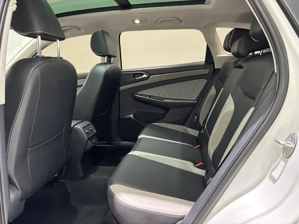 2022 Jetta VS7 1.4T 150HP L4 6AT,autocango,china used car exporter,china ev exporter,chinese used car exporter,chinese used ev exporter