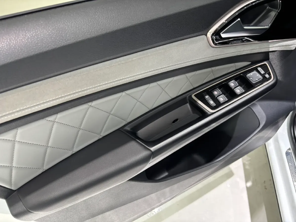 2022 Jetta VS7 1.4T 150HP L4 6AT,autocango,china used car exporter,china ev exporter,chinese used car exporter,chinese used ev exporter