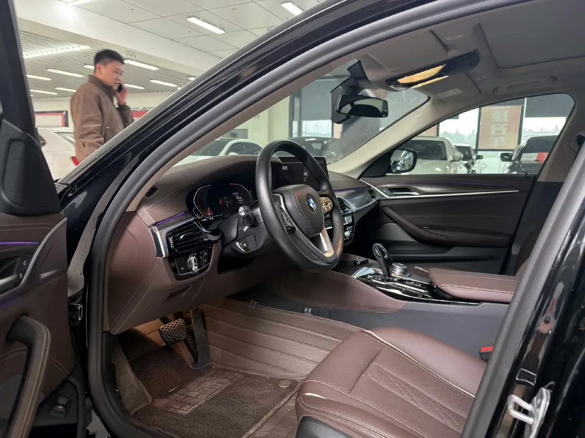 2021 BMW 5 Series 2.0T 252HP L4 8AT,autocango,china used car exporter,china ev exporter,chinese used car exporter,chinese used ev exporter