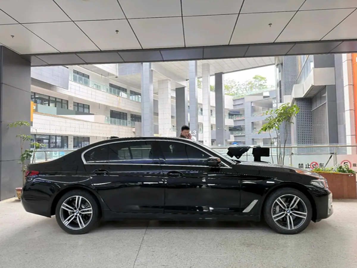 2021 BMW 5 Series 2.0T 252HP L4 8AT,autocango,china used car exporter,china ev exporter,chinese used car exporter,chinese used ev exporter