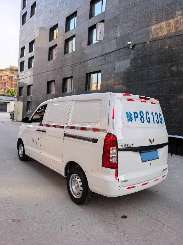 2022 WuLing HongGuang V 1.5L 99HP L4 6MT,autocango,china used car exporter,china ev exporter,chinese used car exporter,chinese used ev exporter