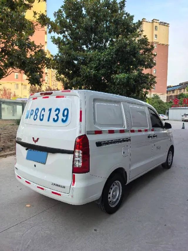 2022 WuLing HongGuang V 1.5L 99HP L4 6MT,autocango,china used car exporter,china ev exporter,chinese used car exporter,chinese used ev exporter