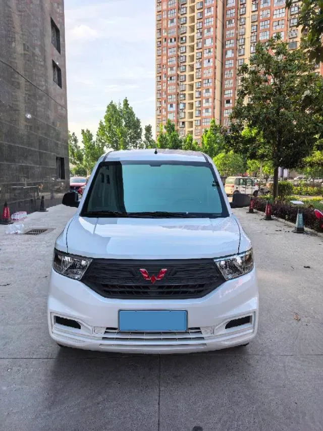 2022 WuLing HongGuang V 1.5L 99HP L4 6MT,autocango,china used car exporter,china ev exporter,chinese used car exporter,chinese used ev exporter