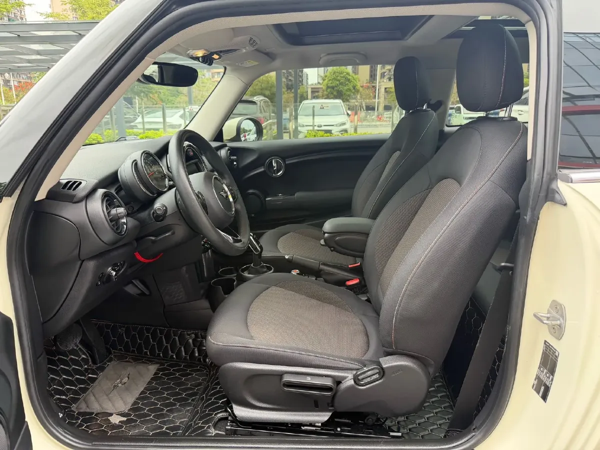 2019 MINI MINI 1.5T 102HP L3 7DCT,autocango,china used car exporter,china ev exporter,chinese used car exporter,chinese used ev exporter