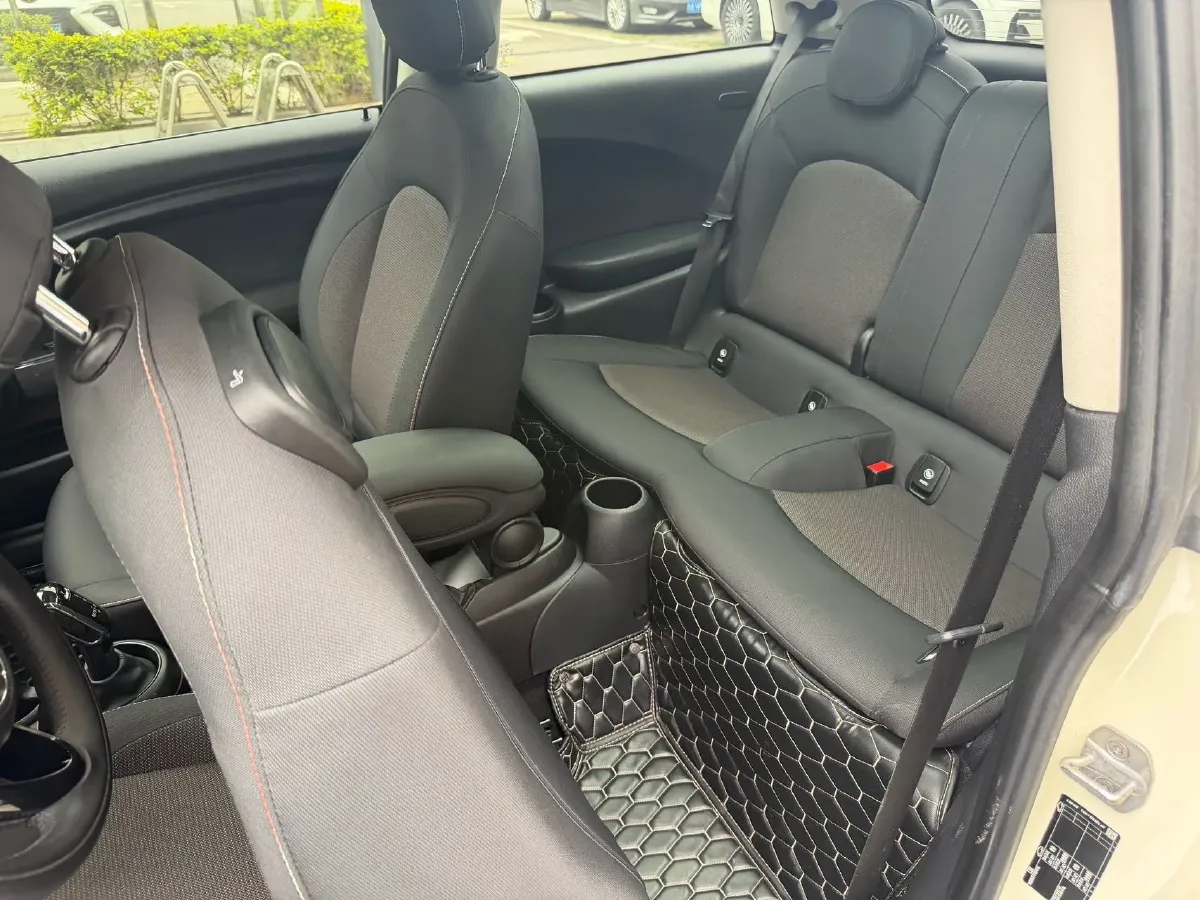 2019 MINI MINI 1.5T 102HP L3 7DCT,autocango,china used car exporter,china ev exporter,chinese used car exporter,chinese used ev exporter