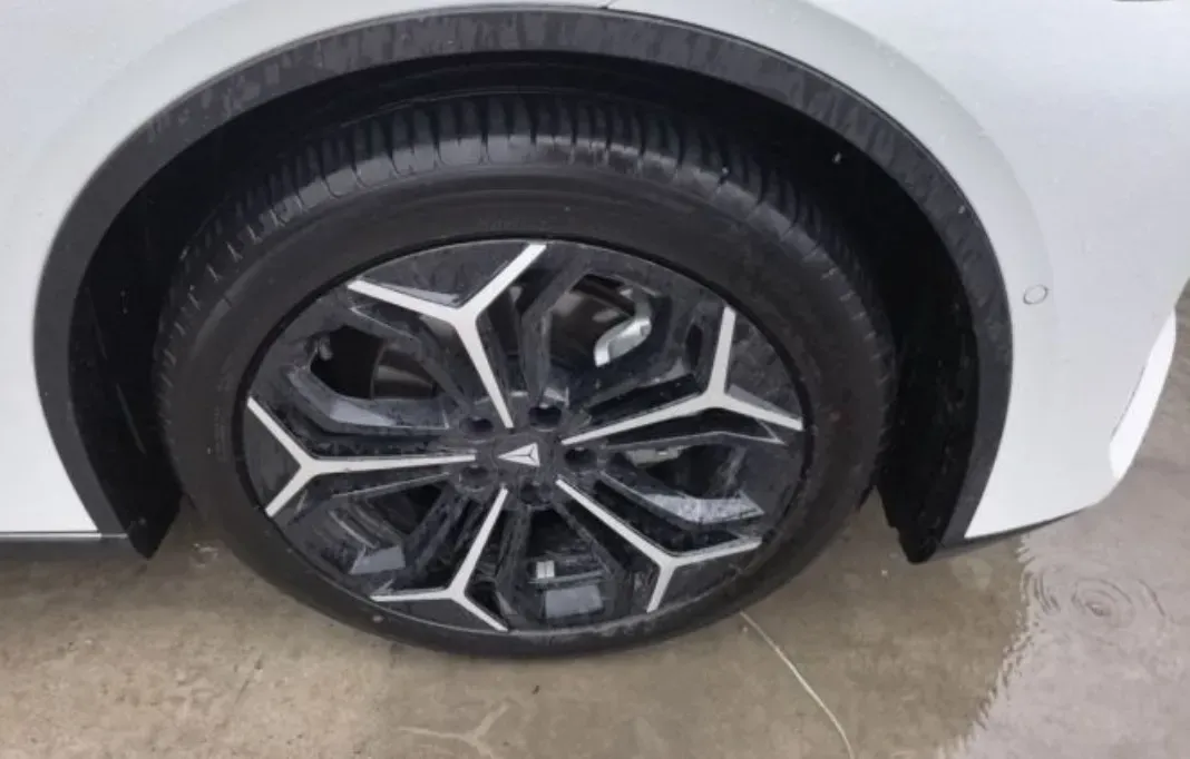 2025 Deepal L07 1.5L 98HP L4 REEV 28.39KWH,autocango,china used car exporter,china ev exporter,chinese used car exporter,chinese used ev exporter