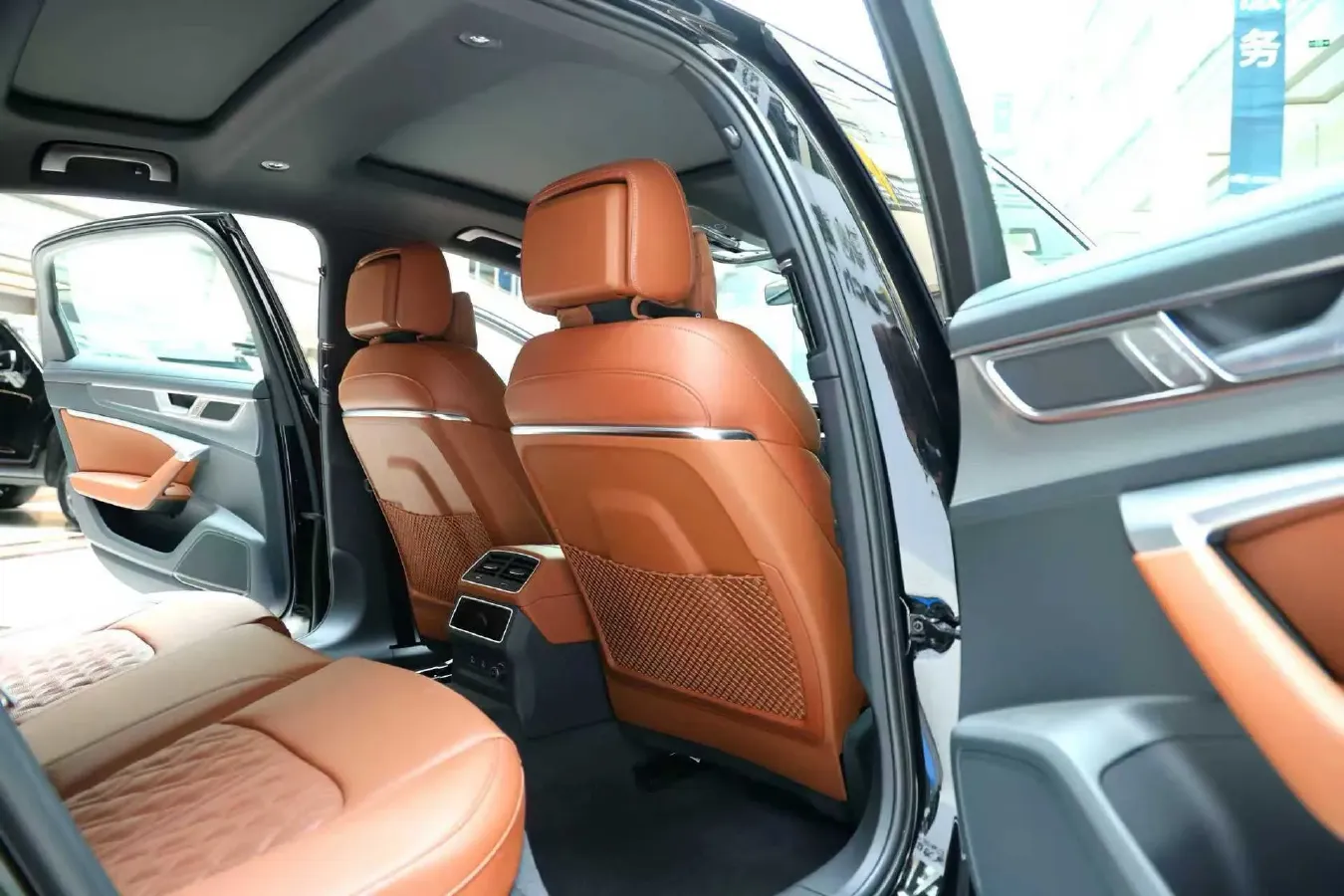 2026 Audi A6L 2.0T 245HP L4 7DCT,autocango,china used car exporter,china ev exporter,chinese used car exporter,chinese used ev exporter