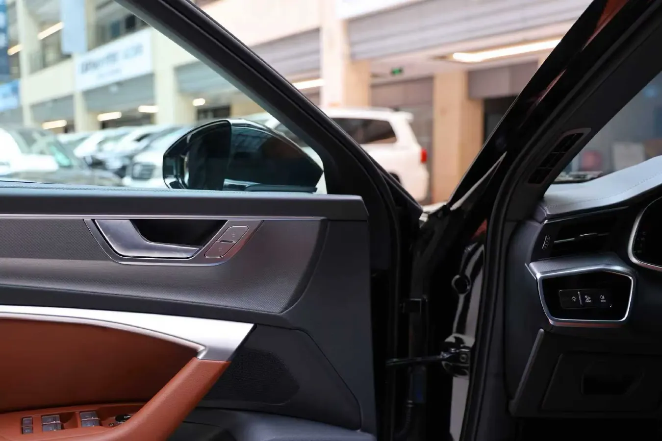 2026 Audi A6L 2.0T 245HP L4 7DCT,autocango,china used car exporter,china ev exporter,chinese used car exporter,chinese used ev exporter