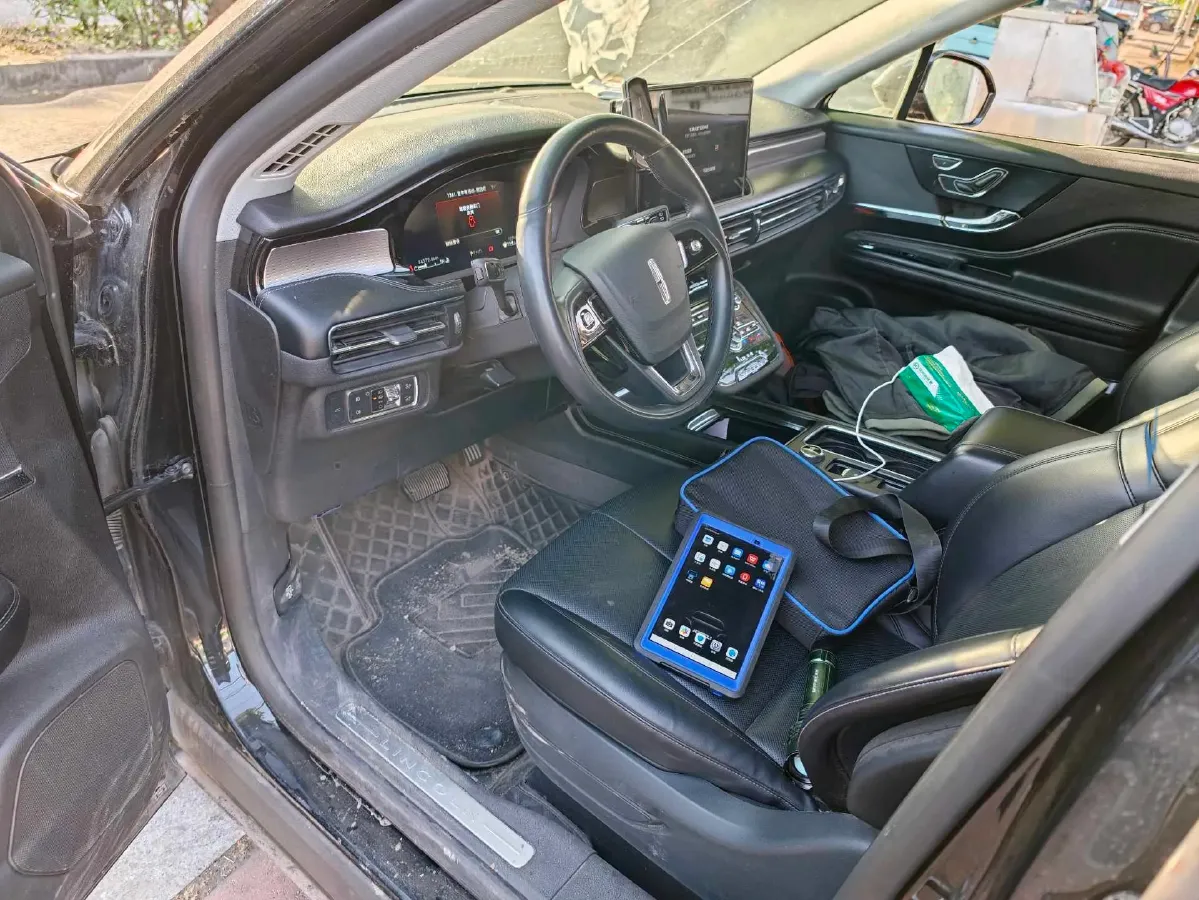 2022 Lincoln Corsair 2.0T 245HP L4 8AT,autocango,china used car exporter,china ev exporter,chinese used car exporter,chinese used ev exporter