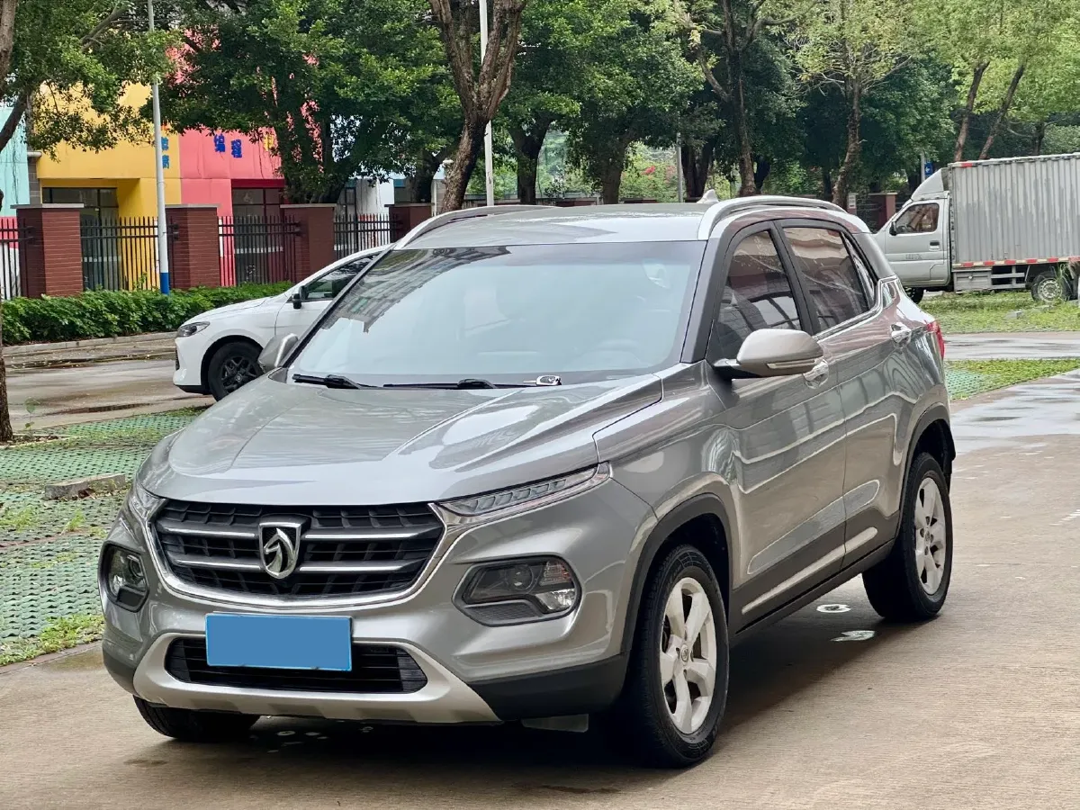 2017 BaoJun 310W 1.5L 105HP L4 6MT,autocango,china used car exporter,china ev exporter,chinese used car exporter,chinese used ev exporter