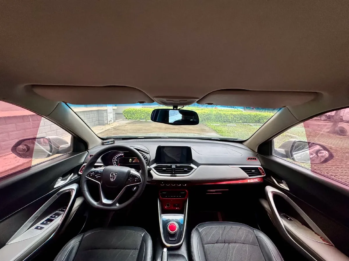 2017 BaoJun 310W 1.5L 105HP L4 6MT,autocango,china used car exporter,china ev exporter,chinese used car exporter,chinese used ev exporter