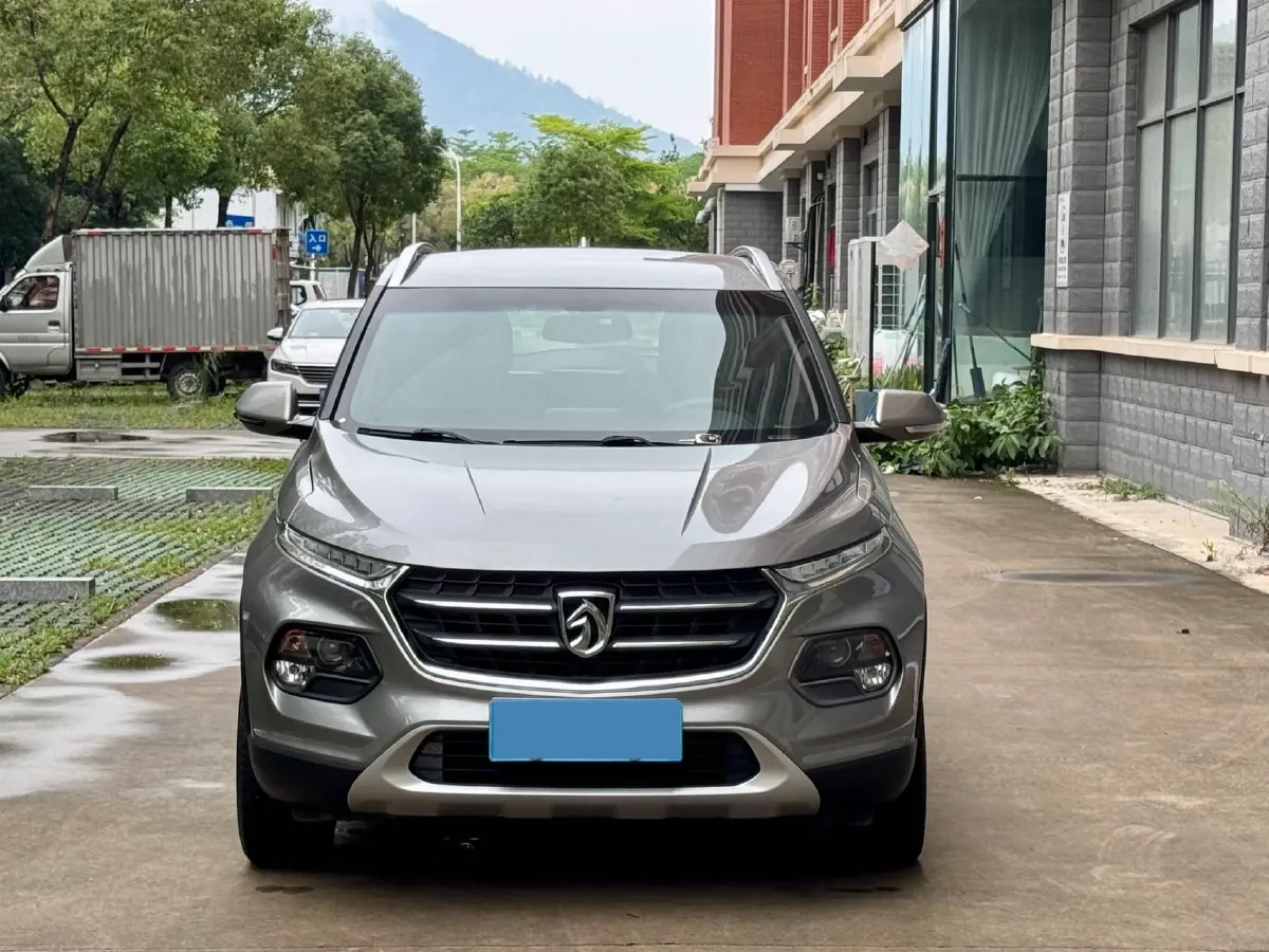 2017 BaoJun 310W 1.5L 105HP L4 6MT,autocango,china used car exporter,china ev exporter,chinese used car exporter,chinese used ev exporter