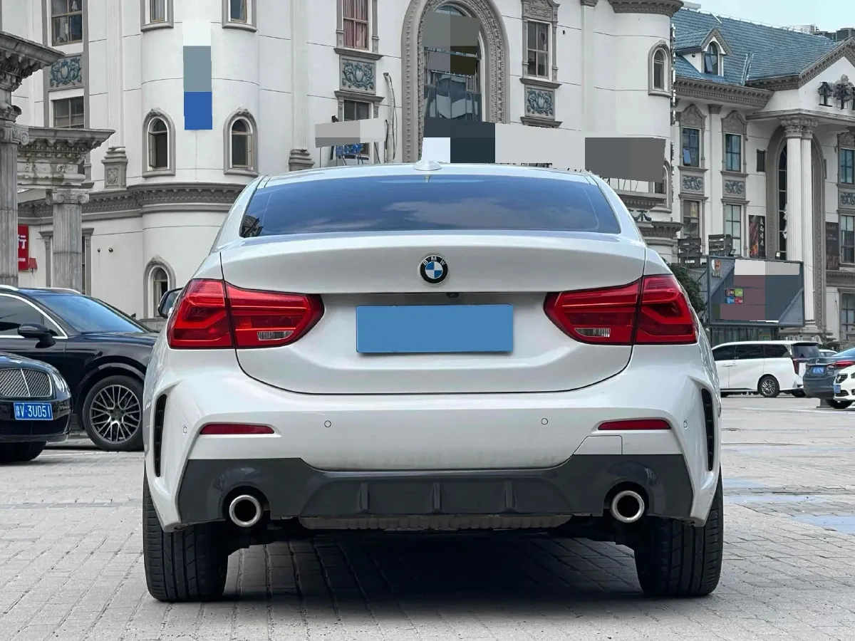 2023 BMW 1 Series 1.5T 136HP L3 7DCT,autocango,china used car exporter,china ev exporter,chinese used car exporter,chinese used ev exporter
