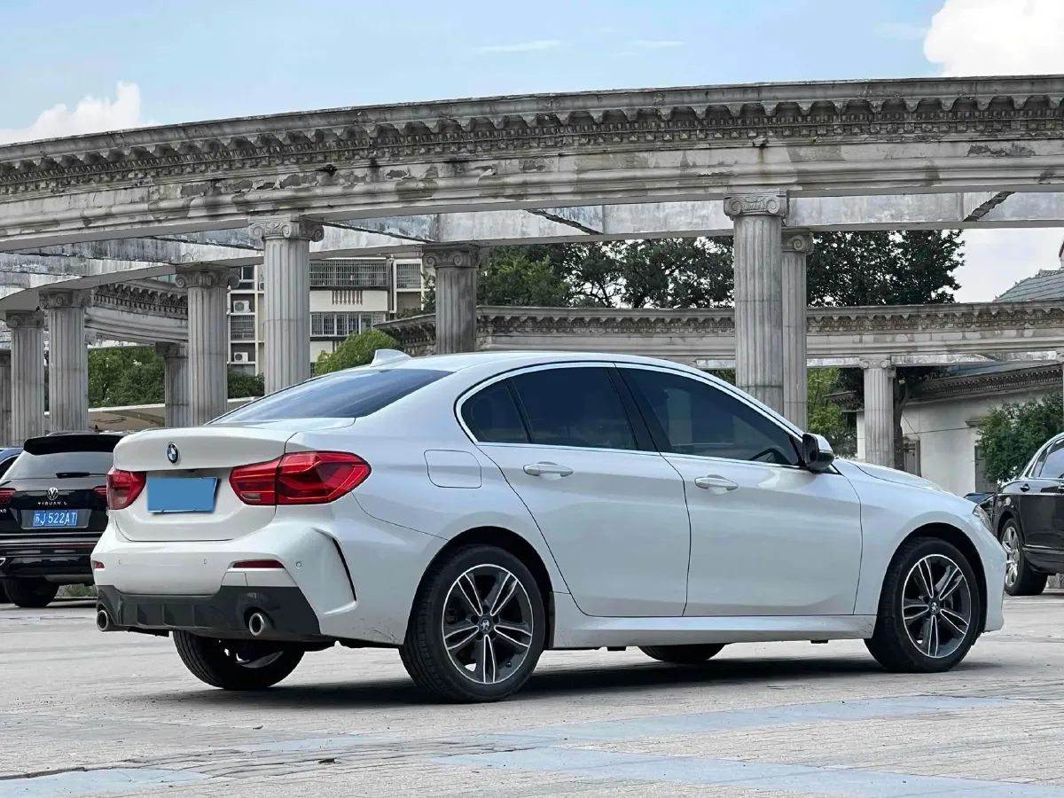 2023 BMW 1 Series 1.5T 136HP L3 7DCT,autocango,china used car exporter,china ev exporter,chinese used car exporter,chinese used ev exporter