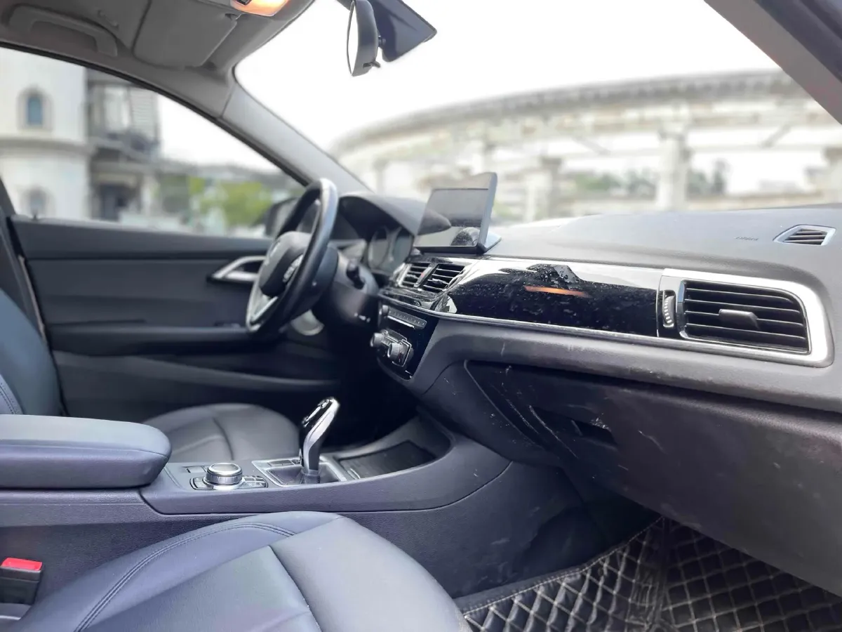 2023 BMW 1 Series 1.5T 136HP L3 7DCT,autocango,china used car exporter,china ev exporter,chinese used car exporter,chinese used ev exporter