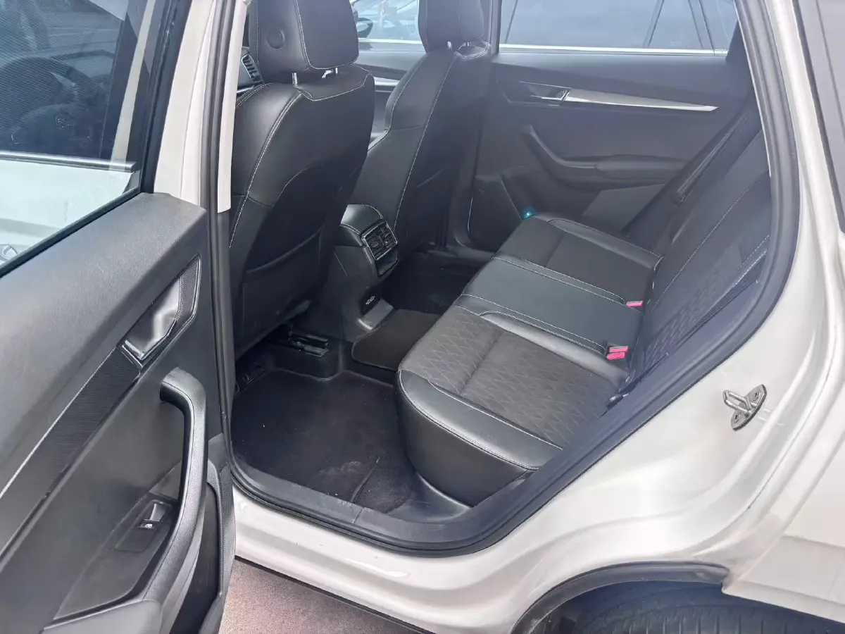 2020 Skoda Karoq 1.4T 150HP L4 7DCT,autocango,china used car exporter,china ev exporter,chinese used car exporter,chinese used ev exporter