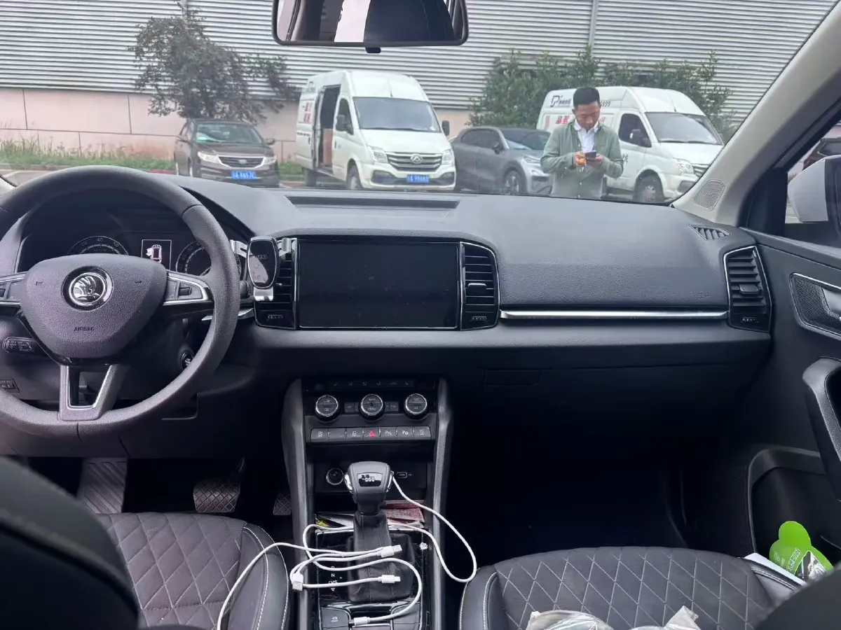 2020 Skoda Karoq 1.4T 150HP L4 7DCT,autocango,china used car exporter,china ev exporter,chinese used car exporter,chinese used ev exporter