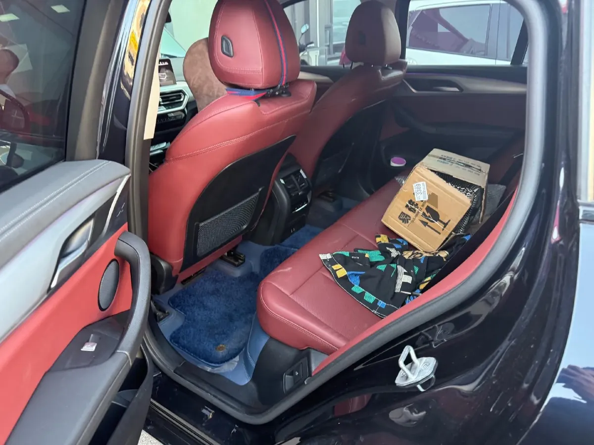 2022 BMW X4 2.0T 245HP L4 8AT,autocango,china used car exporter,china ev exporter,chinese used car exporter,chinese used ev exporter
