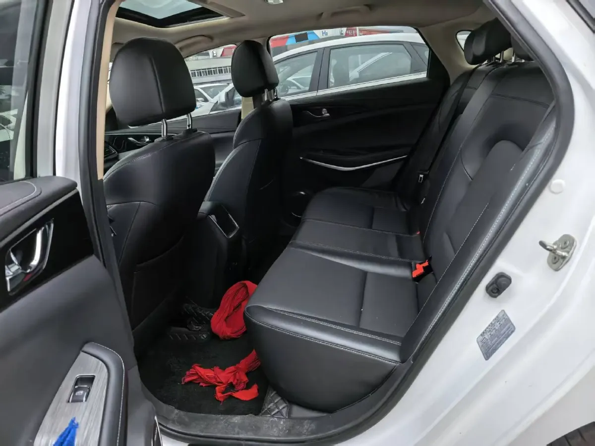 2020 ChangAn Raeton CC 1.5T 156HP L4 6AT,autocango,china used car exporter,china ev exporter,chinese used car exporter,chinese used ev exporter