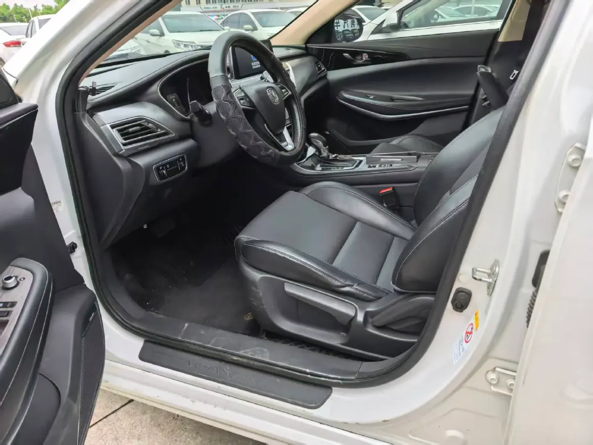 2020 ChangAn Raeton CC 1.5T 156HP L4 6AT,autocango,china used car exporter,china ev exporter,chinese used car exporter,chinese used ev exporter