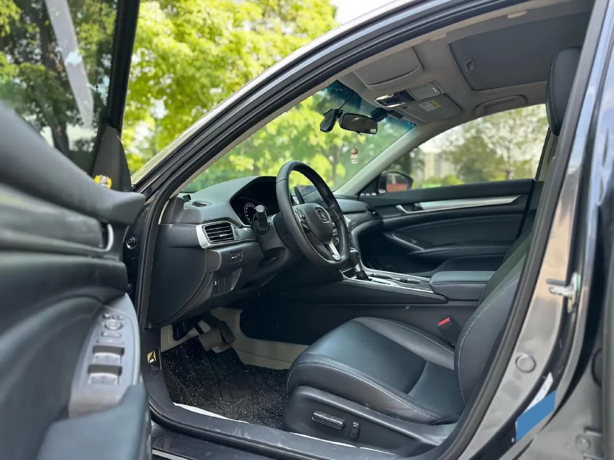 2022 Honda Accord 1.5T 194HP L4 CVT,autocango,china used car exporter,china ev exporter,chinese used car exporter,chinese used ev exporter