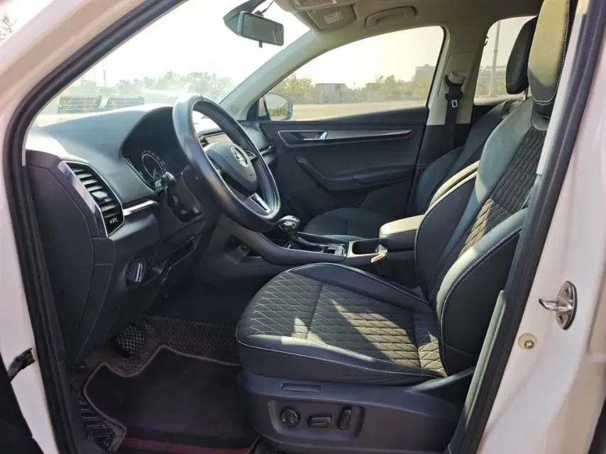 2020 Skoda Karoq 1.4T 150HP L4 7DCT,autocango,china used car exporter,china ev exporter,chinese used car exporter,chinese used ev exporter