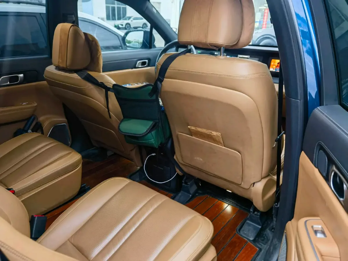 2020 Li ONE Range Extended 131HP REEV 40.5KWH,autocango,china used car exporter,china ev exporter,chinese used car exporter,chinese used ev exporter