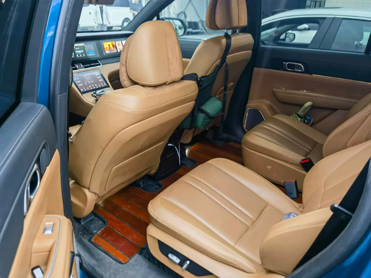 2020 Li ONE Range Extended 131HP REEV 40.5KWH,autocango,china used car exporter,china ev exporter,chinese used car exporter,chinese used ev exporter