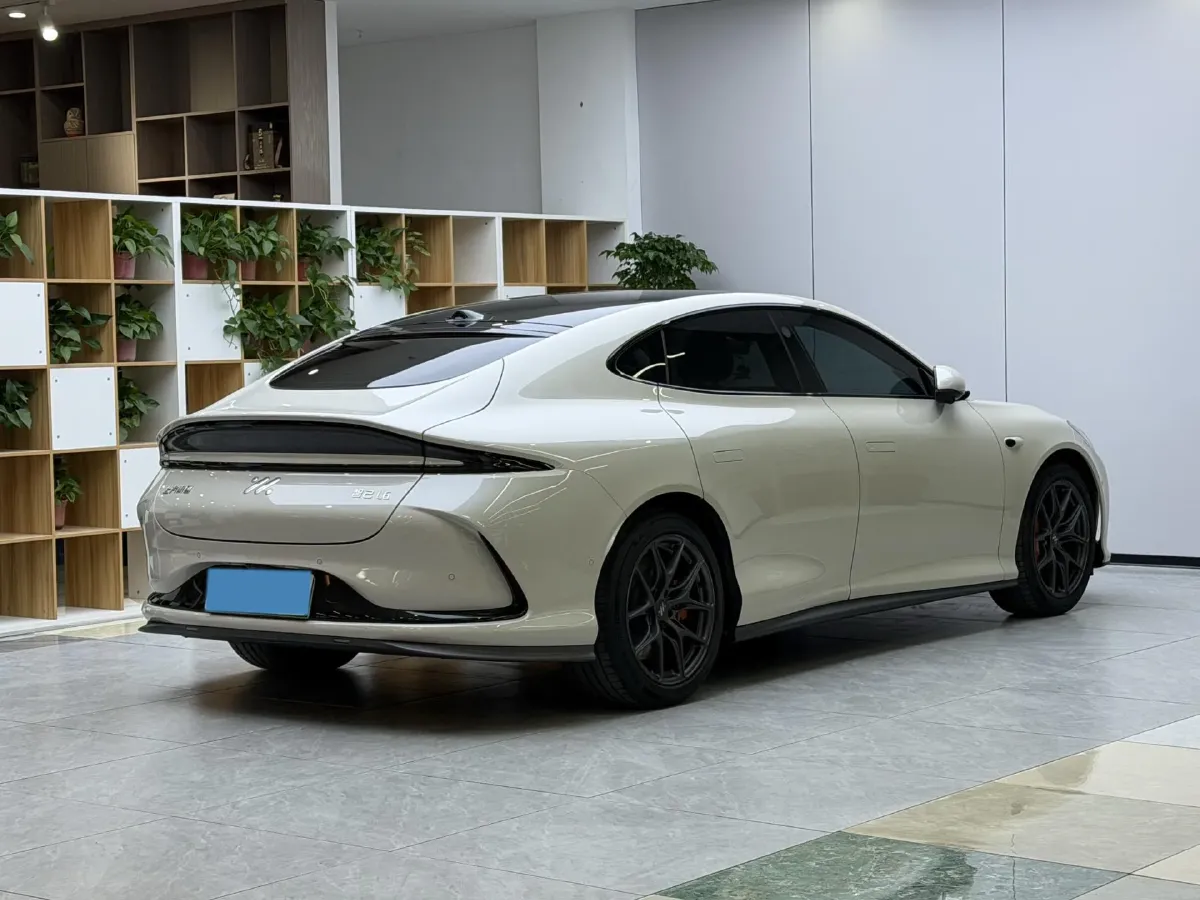 2024 IM L6 BEV 75KWH,autocango,china used car exporter,china ev exporter,chinese used car exporter,chinese used ev exporter