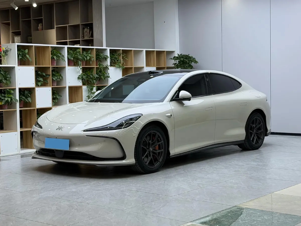 2024 IM L6 BEV 75KWH,autocango,china used car exporter,china ev exporter,chinese used car exporter,chinese used ev exporter