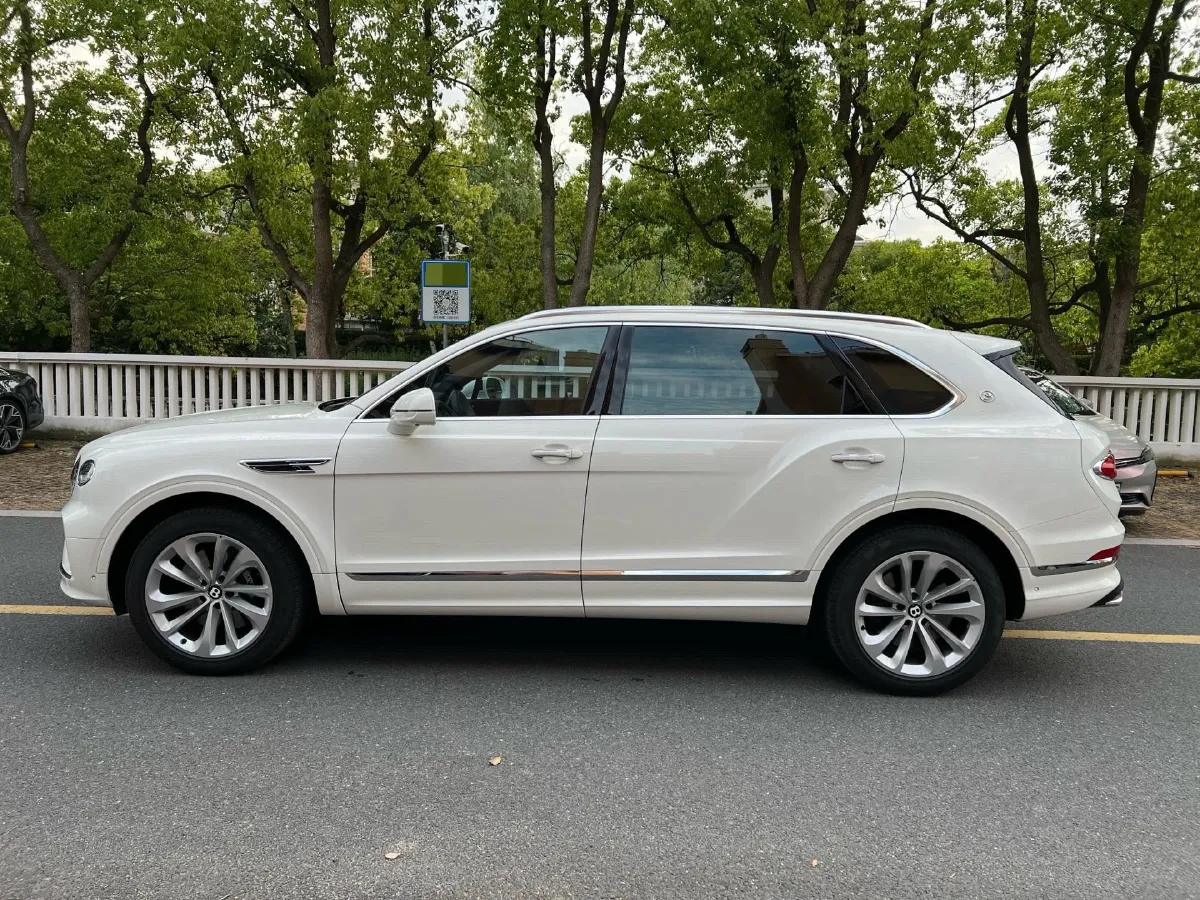 2024 Bentley Bentayga 4.0T 550HP V8 8AT,autocango,china used car exporter,china ev exporter,chinese used car exporter,chinese used ev exporter