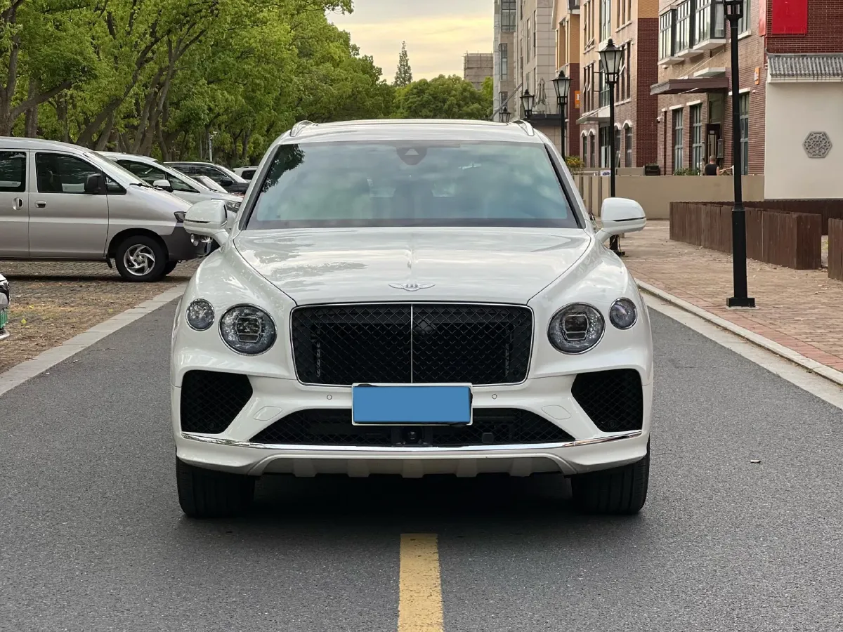 2024 Bentley Bentayga 4.0T 550HP V8 8AT,autocango,china used car exporter,china ev exporter,chinese used car exporter,chinese used ev exporter