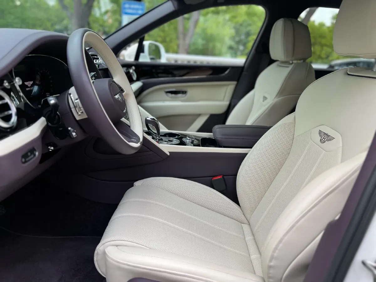 2024 Bentley Bentayga 4.0T 550HP V8 8AT,autocango,china used car exporter,china ev exporter,chinese used car exporter,chinese used ev exporter